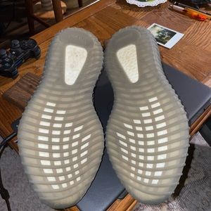 Yeezy 350 v2 beluga 2.0
